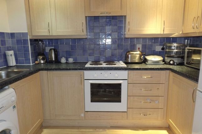 Flat 12, Cricket Court, London photo 5