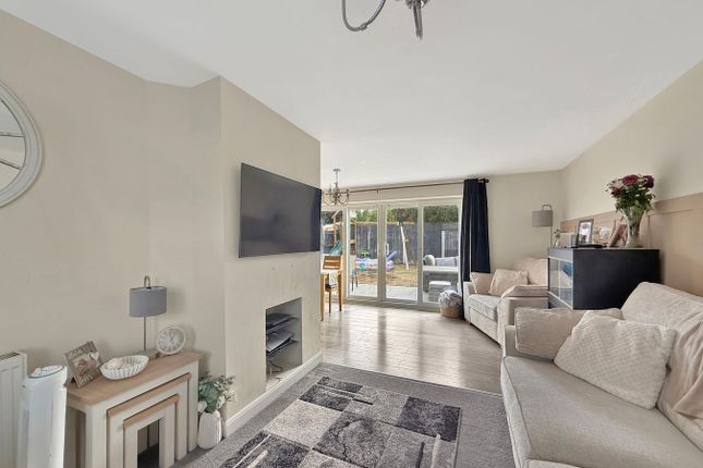 11, Sarre Way, Colchester photo 3