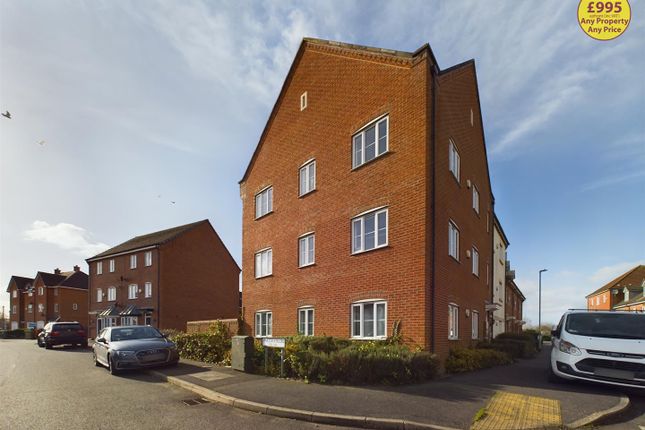 Thumbnail Flat for sale in Waterfields, Retford