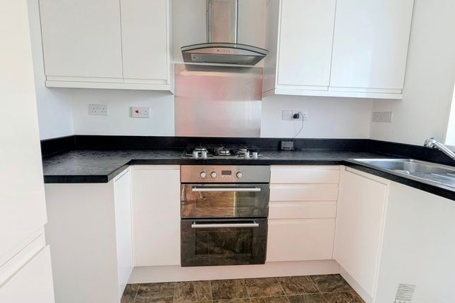 5, Strawberry Terrace, Kingsteignton photo 4