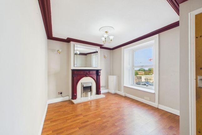 10 Wellington Row, Whitehaven photo 2