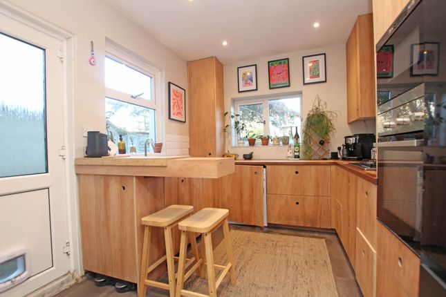 8, Monceux Road, Eastbourne photo 3
