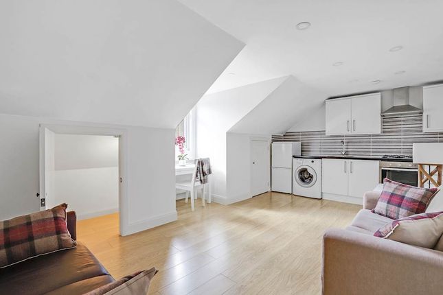 01-6A69Jhhgll - Flat 3, 57 Anerley Road - 2-Small