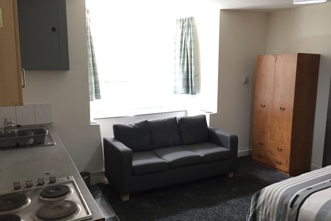 Thumbnail Room to rent in Wakefield, West Yorkshire