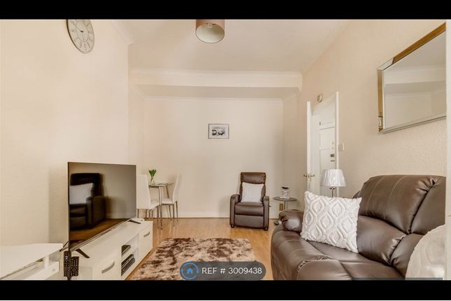Flat, Selsdon Road South Croydon, London photo 3