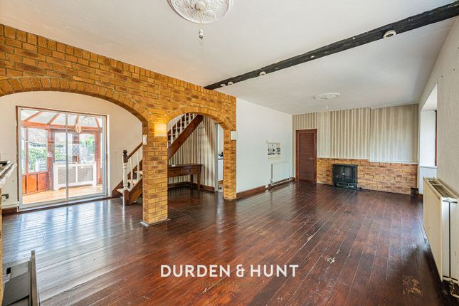 9 Moreton Bridge, Ongar photo 3
