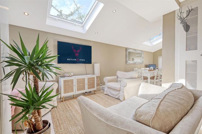 11 Fairlight Avenue, London photo 4