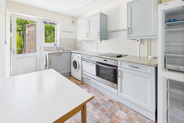 18 Lordship Close, Royston photo 4