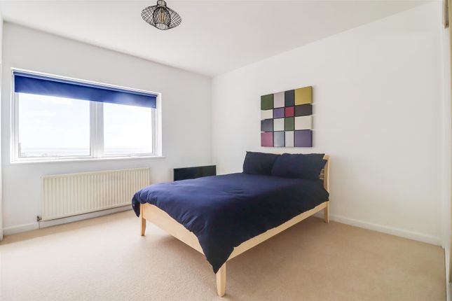Flat for sale in Broadway West, Leigh-On-Sea