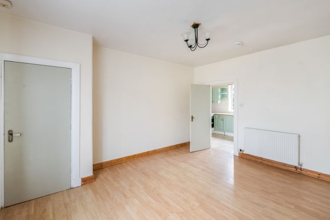 5, Alligan Crescent, Crieff photo 4