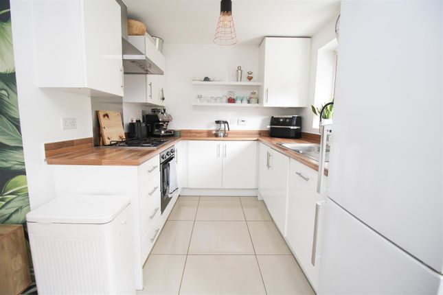 150, Bowhill Way, Harlow photo 2