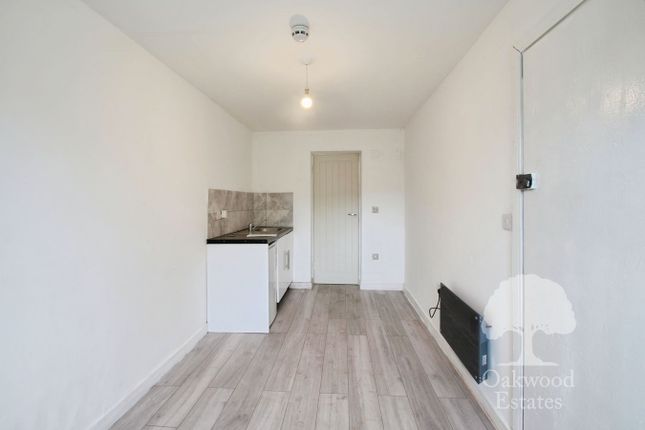 Rowan Road, West Drayton photo 2