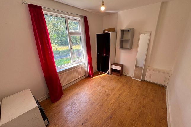Rectory Grove, Prestwich photo 3