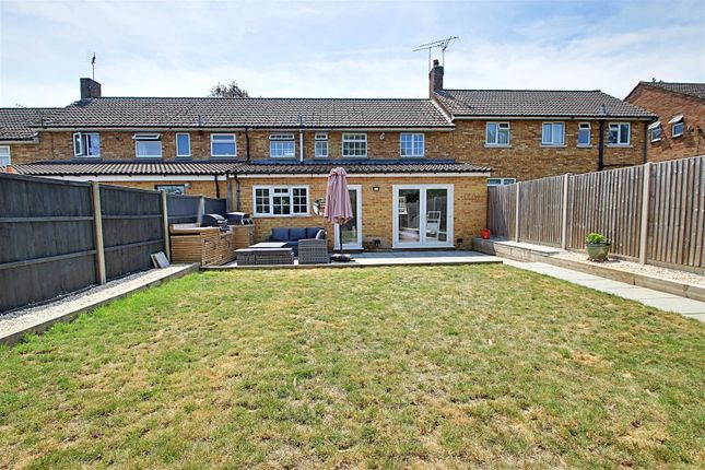 14, Beechfield, Kings Langley photo 4