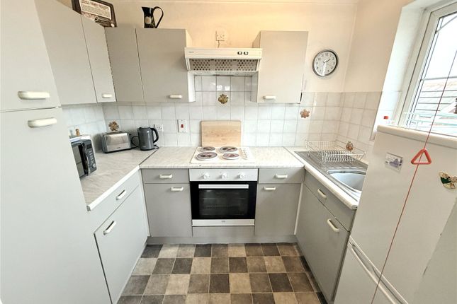 Flat 33 Grizedale Court, BLACKPOOL photo 3