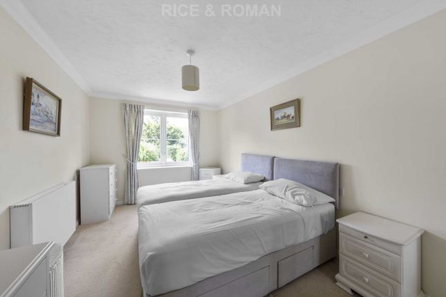 Flat for sale in Leatherhead Road, Ashtead