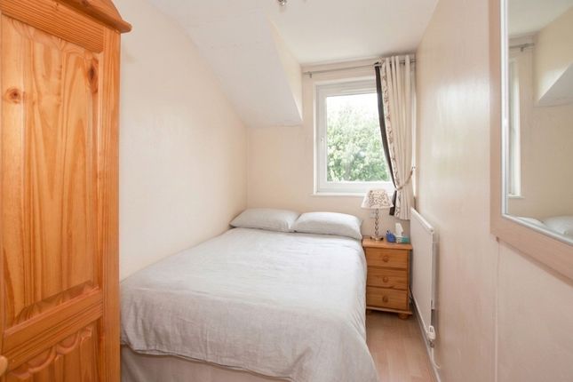 40 Paynes Walk, London photo 2