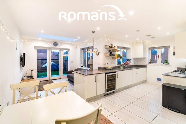 7, Roman Drive, Hampshire photo 2