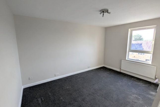 61, Dengayne, Basildon photo 5
