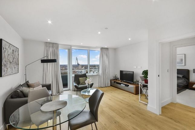 Flat for sale in Lombard Road, London