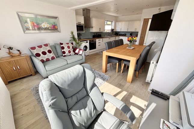 64, Deerhurst Road, Cleveleys photo 2