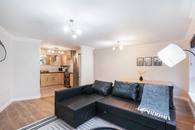 Thumbnail Flat to rent in Willesden Lane, London