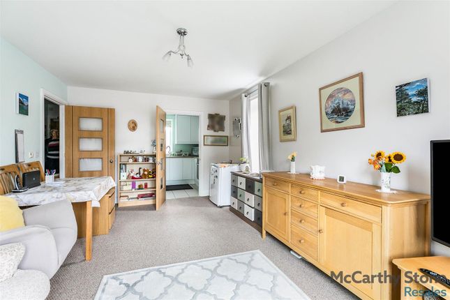 9  Elm Tree Court, High Street, Huntingdon photo 4