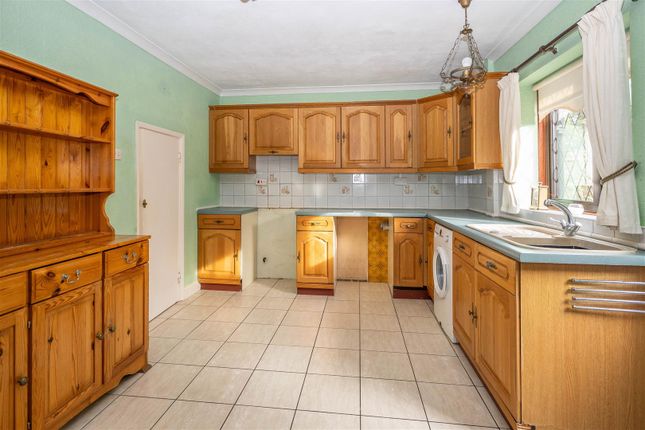 55, Cotswold Gardens, Brentwood photo 3