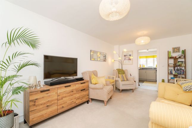 6, Tawny Owl Way, Holt photo 2