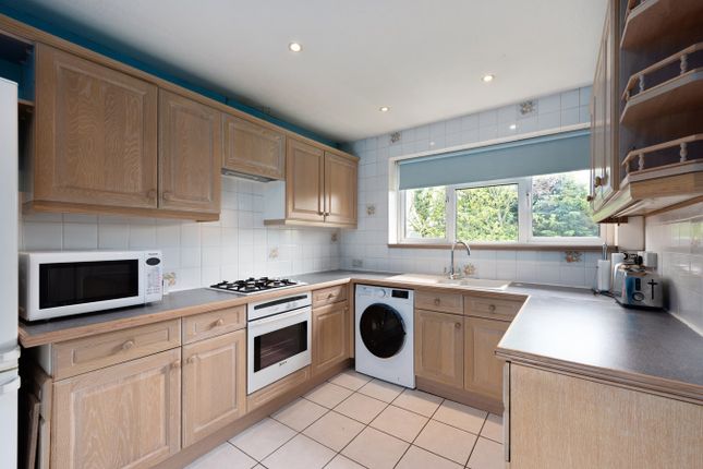 Flat for sale in Sterling Avenue, Edgware