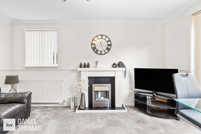 25, Windsor Wood, Waltham Abbey photo 4