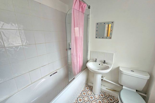 2 Eden Vale, Sunderland photo 4