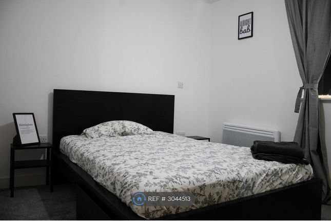 Apartment, Canal Wharf Waterfront Walk, Birmingham photo 3