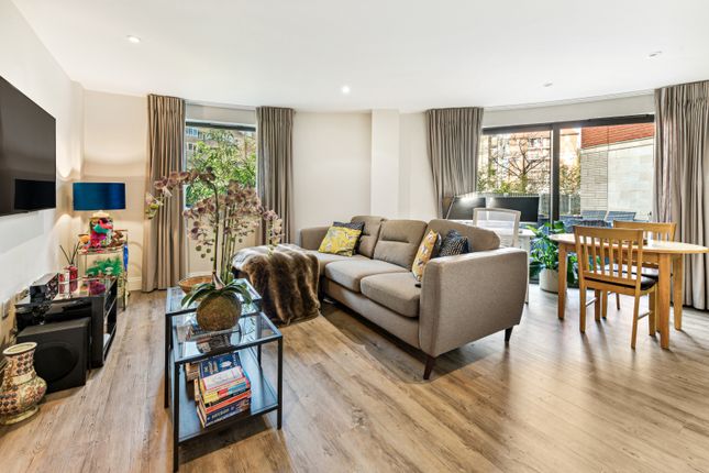 Flat for sale in Dolben Court, Montaigne Close