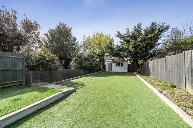 Selvage Lane, Selvage Lane, Mill Hill photo 3