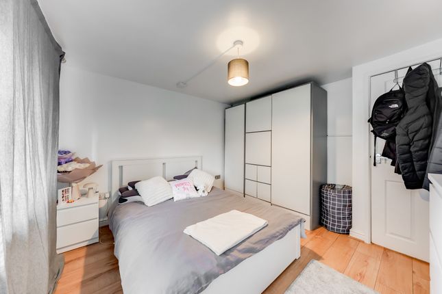 3B, Cooper Avenue, Greater London photo 4