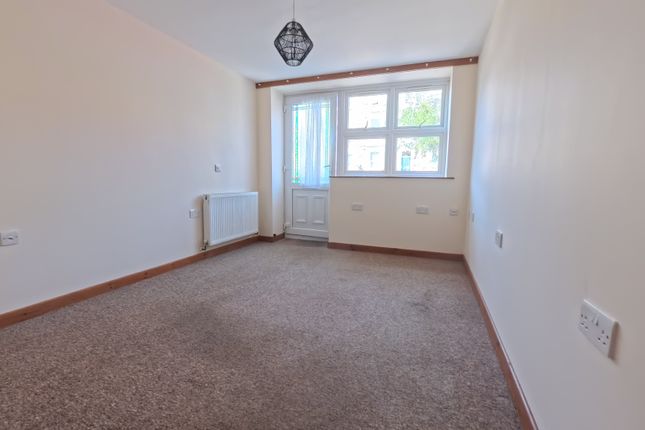 14C, Longton Grove Road, Weston-super-Mare photo 3