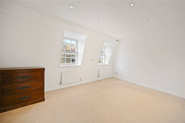 Flat for sale in Whitfield Street, London