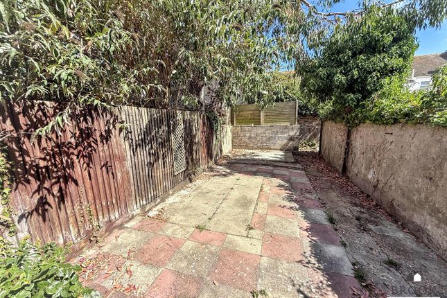 2, Beamsley Road, Eastbourne photo 4
