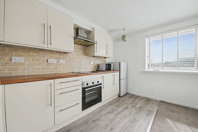 Flat 50 Rodney Court, Anson Drive, Sholing, Southampton photo 3