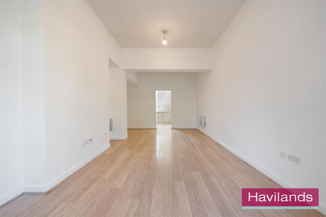 2, Blackwell Close, N21 photo 4