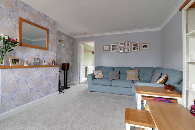 19, Rosedale Avenue, Stonehouse photo 3