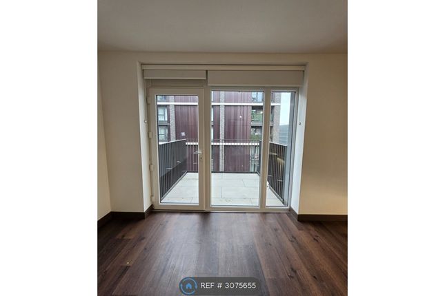 Flat, Powerhouse Lane, Hayes photo 2