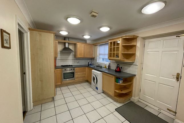 132 Lambeth Road, London photo 4
