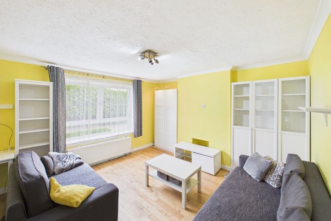 Gilmerton Dykes Avenue, Gilmerton, Edinburgh, EH17 8NB, Edinburgh photo 3