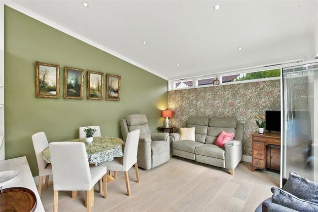 39, Berkeley Road, London photo 4