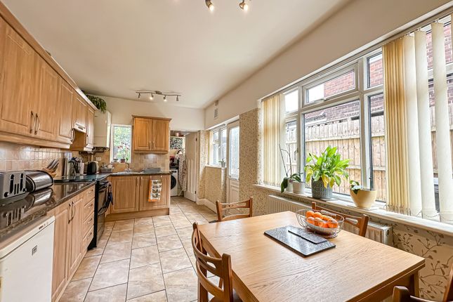 612 Woodchurch Road, Prenton photo 4