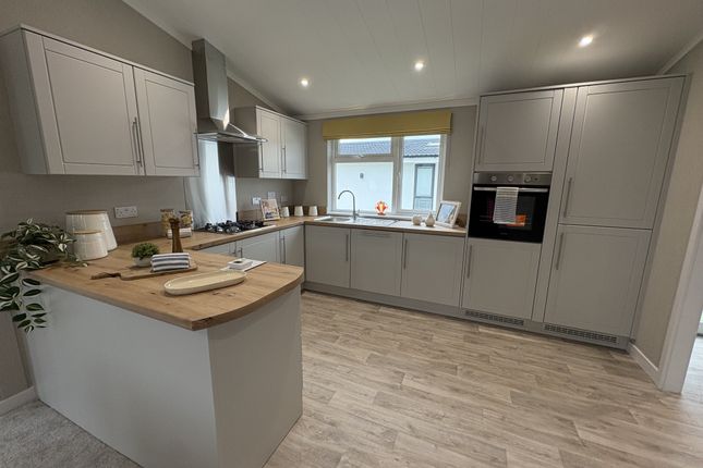 The Newmarket, Sandy Bay, Thorney Bay Road, Canvey Island photo 5