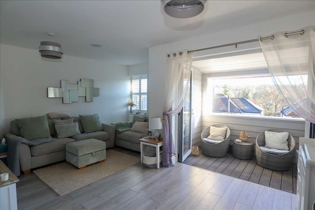 Flat for sale in South Drive, Coulsdon