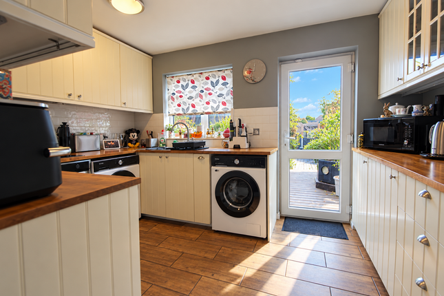 Thackeray Avenue, Tilbury photo 3